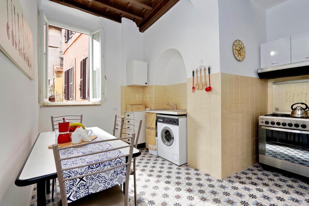 Pellegrino Apartment Rome Luaran gambar